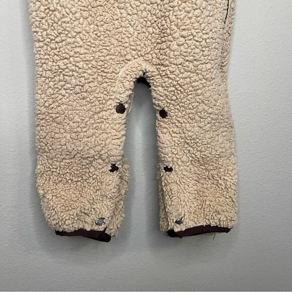 The North Face 6-12M Sherpa Fleece Suit with Hood - Picture 7 of 9